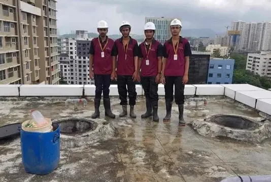 Water tank cleaning service