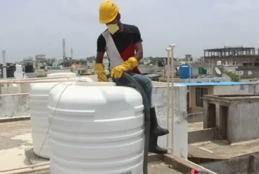 Rainwater storage tank cleaning